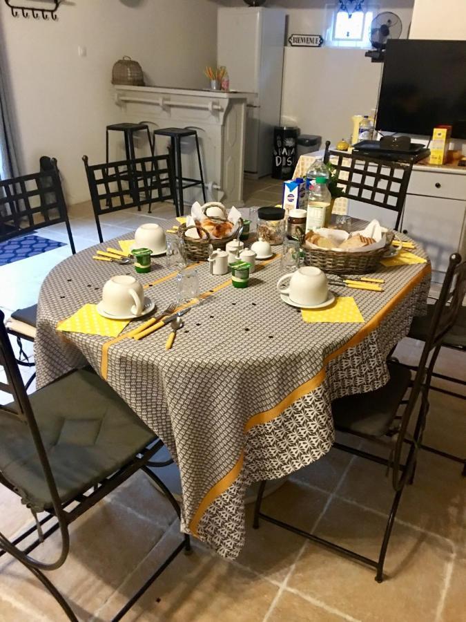 Le Grand Coudreau Bed & Breakfast Nazelles-Negron Luaran gambar